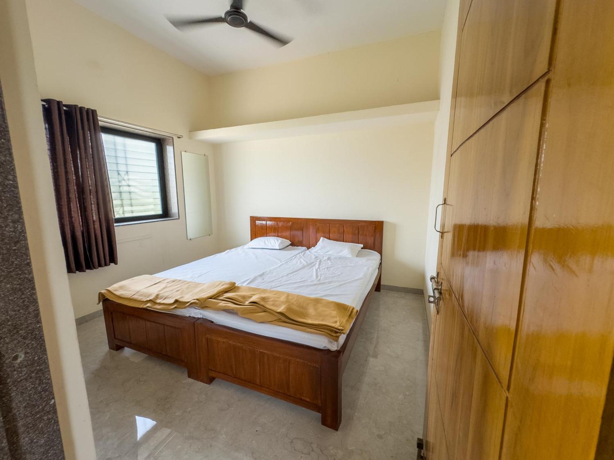 Punekar Bhavan Akalkot Kültér fotó