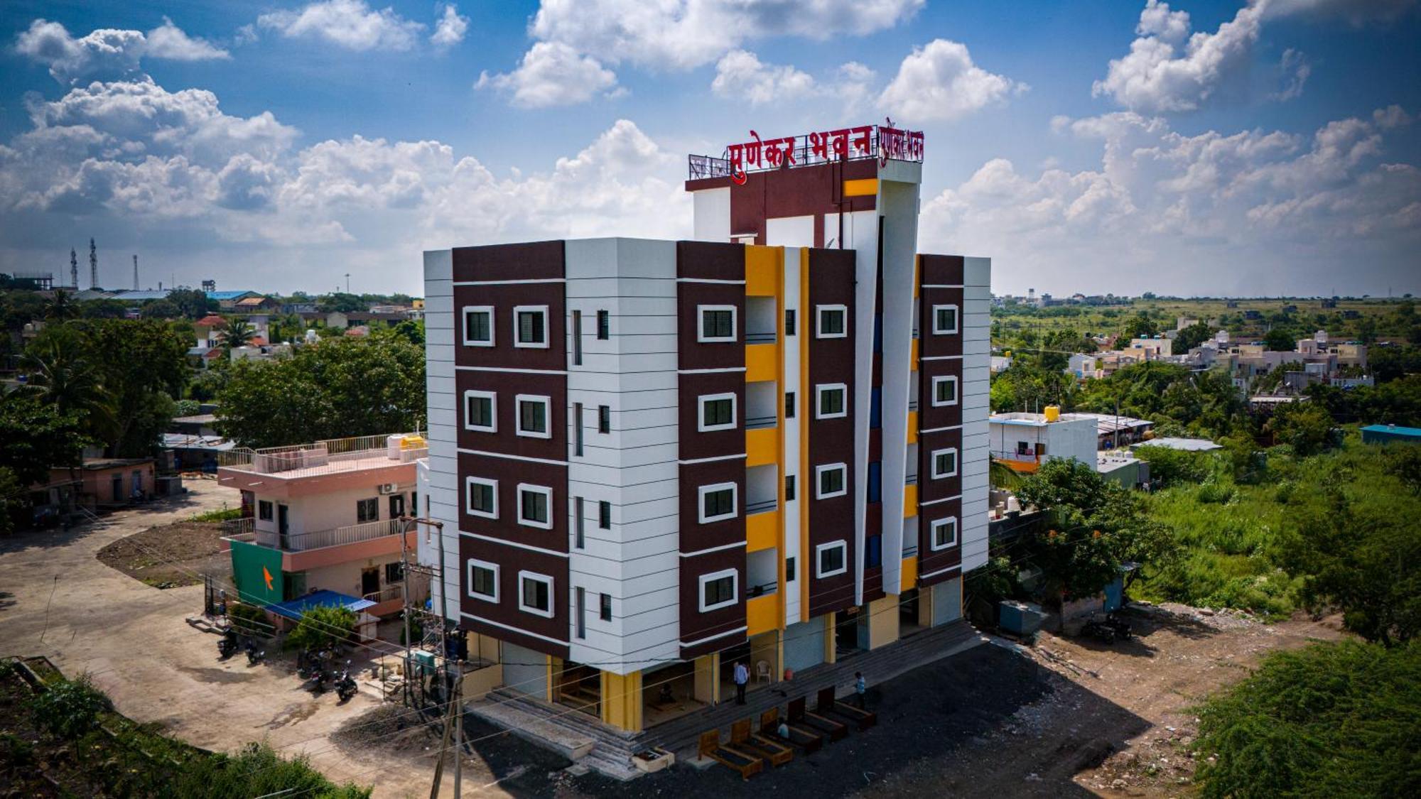 Punekar Bhavan Akalkot Kültér fotó